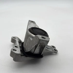 2025 HYUNDAI TUCSON 2.5L FWD ENGINE RIGHT SIDE MOUNT SUPPORT BRACKET OEM - Picture 1 of 7