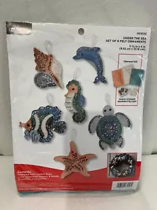 Nuevo en paquete Bucilla Holiday UNDER THE SEA 6 adornos de fieltro kit #86958E - Imagen 1 de 2