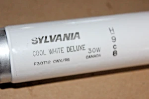 4 LOT OSRAM SYLVANIA F30T12/CWX/RS H9C8 FLUORESCENT 30W COOL WHITE DELUXE 48” - Picture 1 of 2
