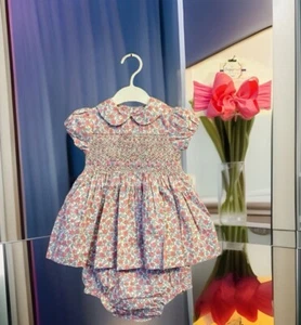 Mädchen Neu mit Etikett Question Everything gesmocktes Kleid Set & Bloomers 2-teilig kostenlose Schleife 6-9 Monate - Bild 1 von 11