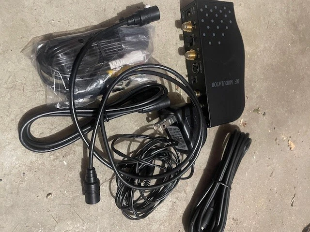 RF modulator with cables for RCA S-Video - Image 1 of 1