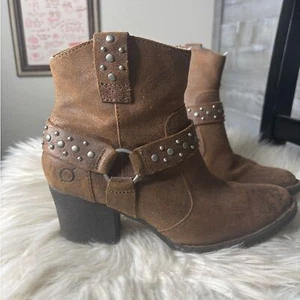BOC Born 6.5 Brown leather Studded Ankle Boots western style cowboy - Picture 1 of 6