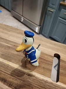 Vintage Young Epoch Disney Donald Duck Metal Wind Up Toy 4.5" Tall - Picture 1 of 14