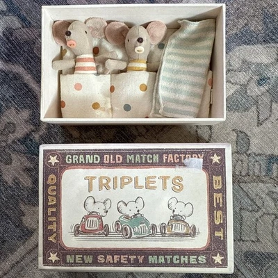 Maileg Maus Drillinge Baby Mäuse in Streichholzschachtel Sammlerpuppe Set ** fehlt - Bild 1 von 4