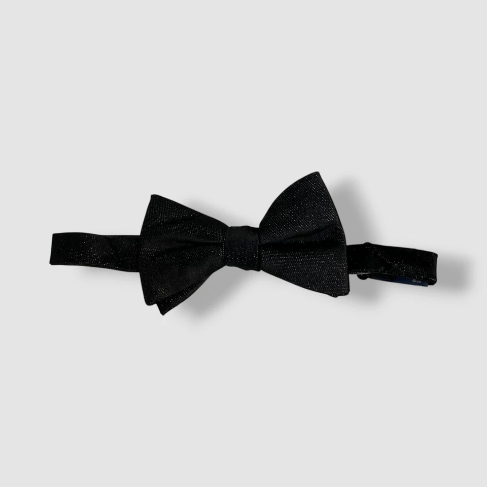 Pajarita preatada negra brillante para hombre Ryan Seacrest Distinction Foto 1 de 1