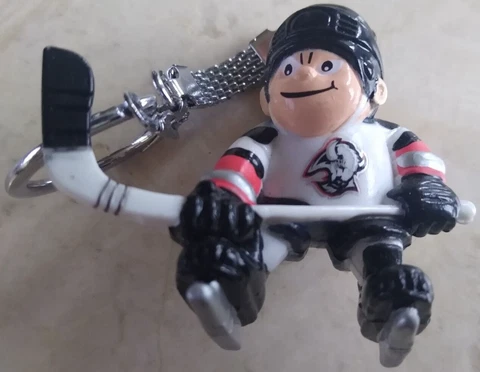 NEW 1986 JFS LIL SPORT BRAT NHL: WHITE JERSEY BUFFALO SABRES KEYCHAIN Cover