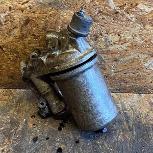 Mercedes-Benz W126 M110 Engine Oil Filter Housing 1101800211 - Picture 1 of 6