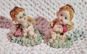 Pair Of 2 Vintage Matching Cherub Angel Babies Crowns Holding Hearts - Picture 1 of 10