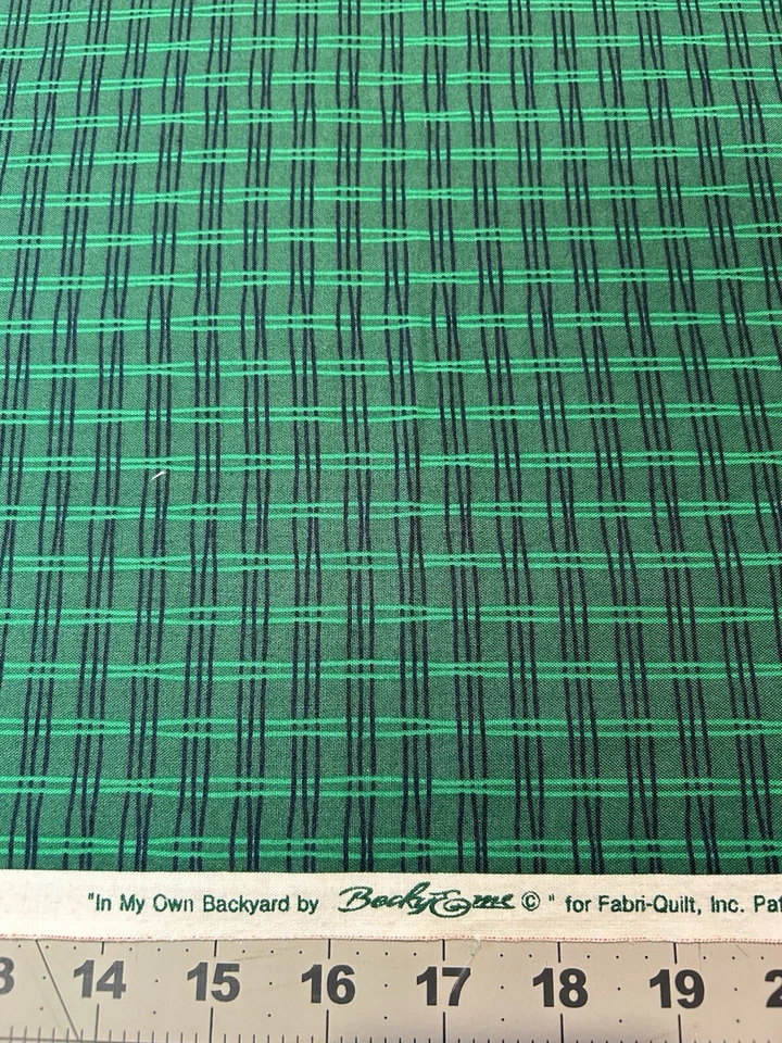 Tela con patrón de tejido Tattersall verde acolchado de fábrica #7951 por comprar en mi propio patio trasero Foto 1 de 4