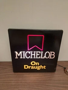 MICHELOB ON DRAUGHT VINTAGE NEON LIGHT UP 18"x18" BEER SIGN BAR MAN CAVE PUB - Picture 1 of 6