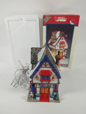 Casa iluminada de primeros auxilios para esquí Lemax Vail de colección retirada 2000 #05486 Foto 1 de 4