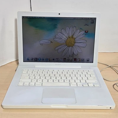 Apple MacBook A1181 13" - Image 1 of 4