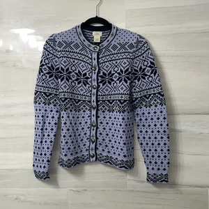 LL Bean womens button down, 100% Cotton cardigan, Snow flakes size XS. - Picture 1 of 6