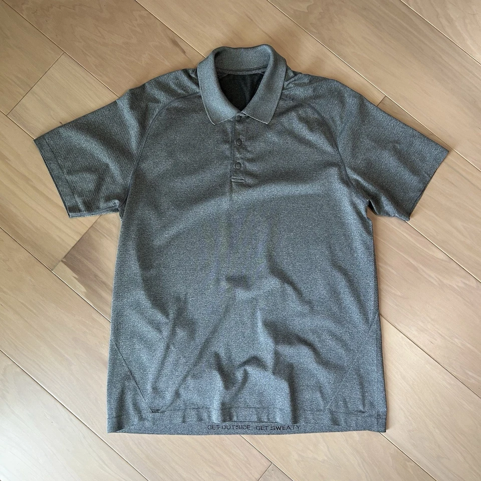 Camisa polo Lululemon metal ventilação cinza manga curta masculina GG - Imagem 1 de 4