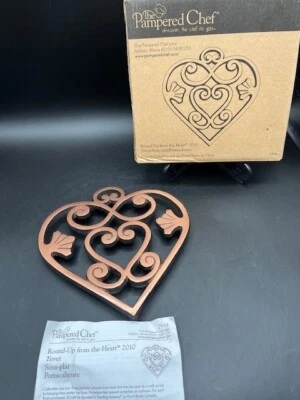 Pampered Chef Round-Up from the Heart 2010 Trivet 2944 Cast Iron Copper Colored - Image 1 of 4