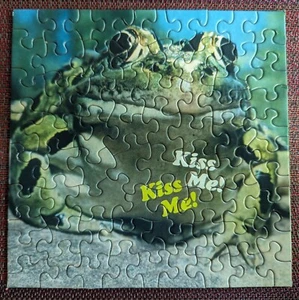 Springbok FROGGIE 70 pc MINI 7 x 7" Jigsaw Puzzle FROG Kiss Me! 195PZL7097 - Picture 1 of 12