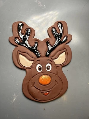 Ímã de rena feito à mão com nariz brilhante para decoração de Natal - Imagem 1 de 4