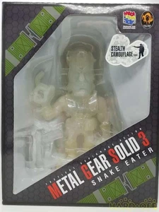 Medi Com Toy Metal Gear Solid 3 Snake Eater Stealth Camouflage Ver. VCD Used - Picture 1 of 11