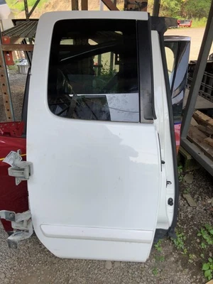 04 NISSAN TITAN Rear Door King Cab Passengerwhiteq10scratches Foto 1 de 4