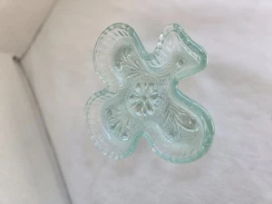 Indiana Glas Diadem grün Schmuck Ring Nuss Schale Kleeblatt Club #A - Bild 1 von 5