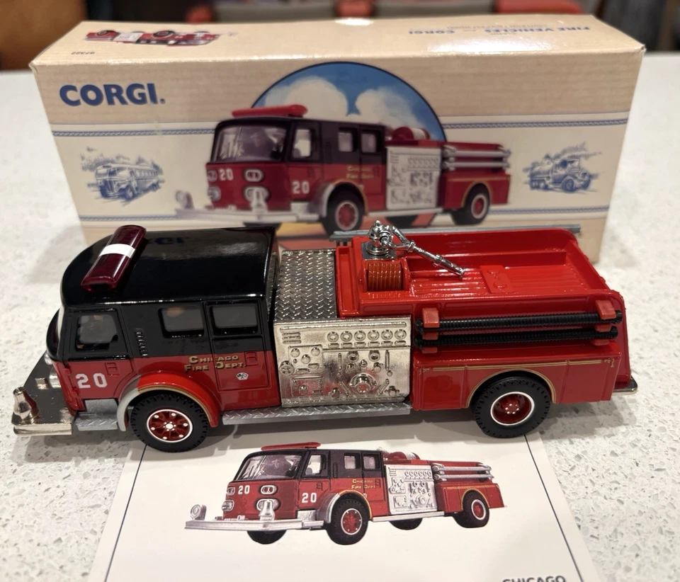 New Corgi Diecast American La France Chicago Fire Department Truck 97322 1:43 - Image 1 of 4