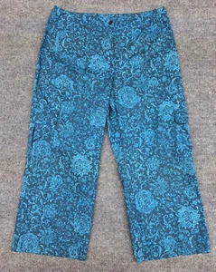 JONES WEAR SPORT Size 12 Floral Print Lightweight Stretch Cargo Pockets Capri - Picture 1 of 5