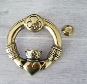 Anello di rivestimento vintage irlandese celtico battente porta ottone con tappo trifoglio... - Foto 1 di 8