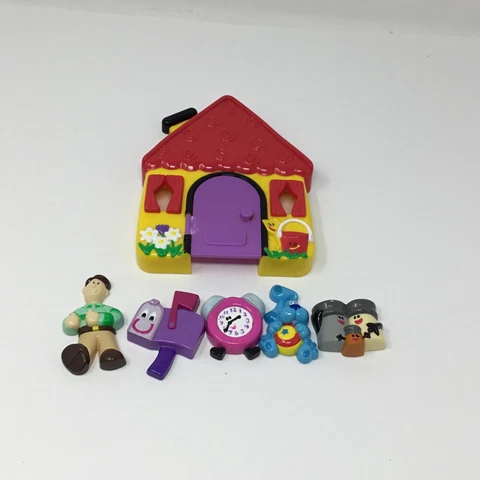 Vintage 1999 Blues Clues Magnetic House Toy w/  5 Characters for Fridge Cover