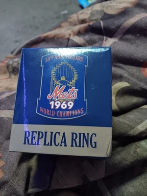 Rare METS 1969 World Series Champions Replica Ring 50 Anniversary In Box  - Image 1 of 4