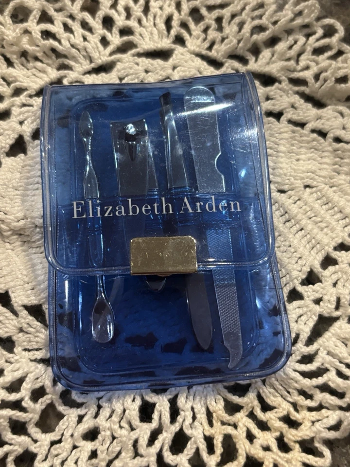 De Colección Elizabeth Arden Kit de Uñas Cortapelos Críticos Pinzas Archivo 4 Piezas Foto 1 de 1