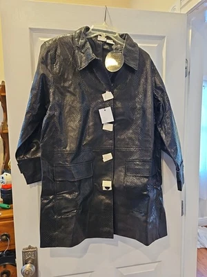 NUEVO Abrigo Newport News Mujer 1X Abrigo de Cuero Negro Estilo Fácil Abotonable XL Foto 1 de 4