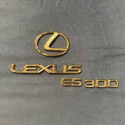 Полный комплект значков с золотой задней панелью и эмблемой Lexus ES300 - Изображение 1 из 3