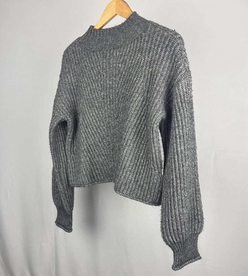 Suéter para mujer SO gris medio cuello redondo manga larga suave elástico Foto 1 de 4