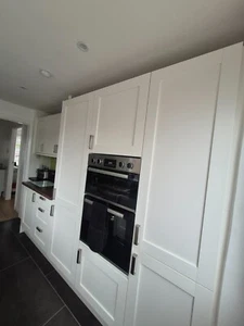 kitchen units and tops immaculate. Less than 2 years old - Picture 1 of 10