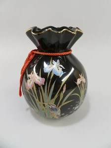 Hermoso jarrón negro vintage con flores y dorado y borde, Japón - Imagen 1 de 6