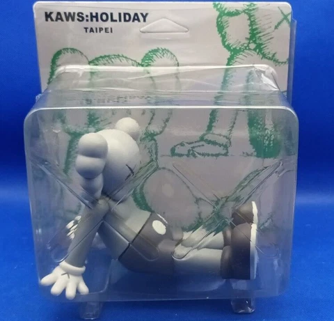 LAST ONE KAWS - Holiday Taipei Companion Vinyl Action Figure Brown  14×17.8×14cm Cover