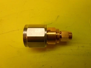 Huber + Suhner 32_PC7-SMA-50-1/---UE Zwischenserie Adapter 22543546 (GEBRAUCHT) - Bild 1 von 3