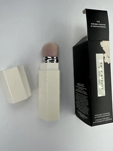 Cepillo corrector de contorno portátil Pros of Fenty Beauty 150 - Imagen 1 de 10