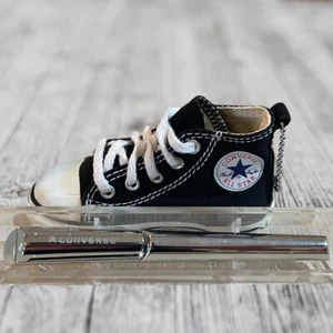 Mini Converse All Star Geschenkset - Inschrift Silber Stift & schwarze Chucks Schlüsselanhänger! - Bild 1 von 5