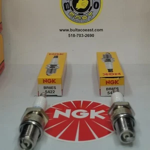 Brand New -Pair Of 2 -GENUINE NGK Spark Plugs BR8ES Yamaha Banshee Blaster - Picture 1 of 5