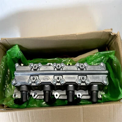 New 2019-2022 Rover Defender 2.0L Engine Variable Valve Timing Solenoid LR172660 - Image 1 of 4