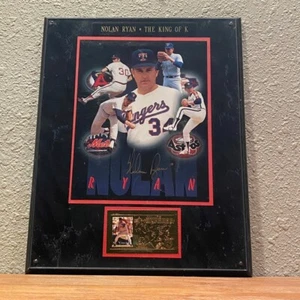 Exhibición de placa fotográfica firmada por Nolan Ryan "El Rey de K" con certificado de autenticidad automático - Imagen 1 de 5