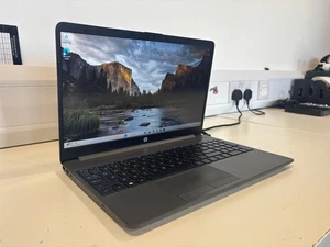 HP 250 G8 i5-1035G1 laptop 256GB SSD 16GB Ram 15.6" Windows 11 HDMI - Picture 1 of 6