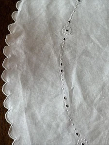 Vintage weiß bestickt rund Baumwolle Tischdecke überbacken - Bild 1 von 8