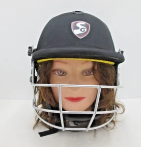 SG Aeroshield Cricket Helmet Size Large Light weight polypropane 58-60 CM - Picture 1 of 8