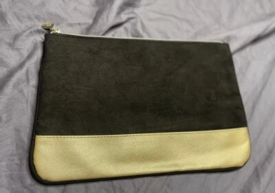 Bolsa de maquillaje Lancôme negra y dorada pequeñas marcas Foto 1 de 4