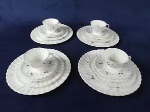 Servizio da 5 pezzi Royal Doulton China Millefleur 20 pezzi per 4 - Foto 1 di 4