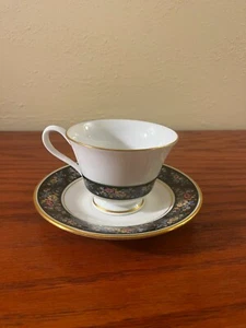 Tazza e piattino vintage Lenox Oxford Bone China "Sutton Place" bordo oro floreale - Foto 1 di 4