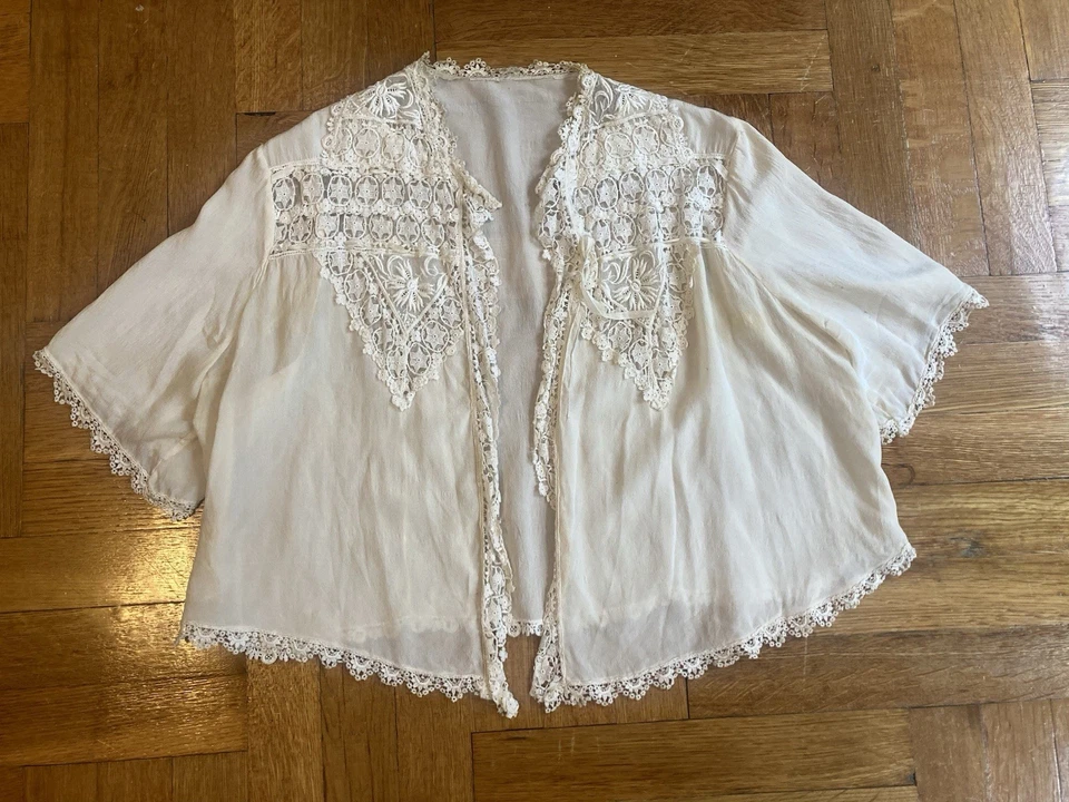 Antique 1920s Silk Lace Bed jacket Five Point Stars Rare Size Small Bridal - Image 1 of 4