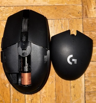 Logitech G305 (910-005280) Wireless Gaming Mouse With Dongle - Image 1 of 2